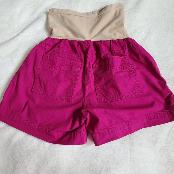 ❤️❤️Host Pick❤️❤️ Maternity Shorts - Picture 2 of 3